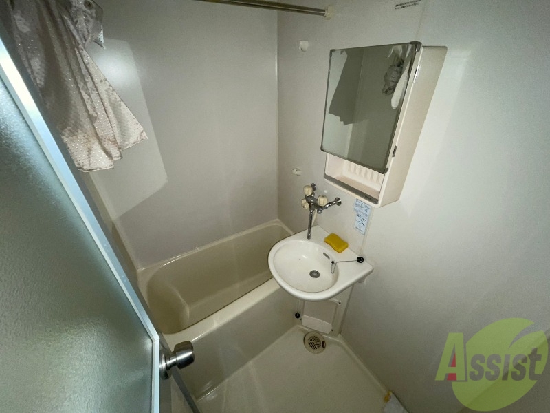 バス・シャワールーム　お風呂になります。一日の疲れを癒してくださいね。