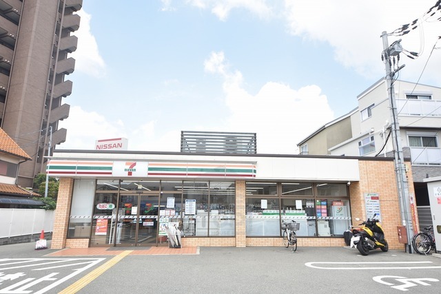 コンビニ　セブンイレブン　豊中本町9丁目店（コンビニ）まで861m