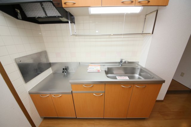 キッチン　別部屋反転間取りのお写真となります。