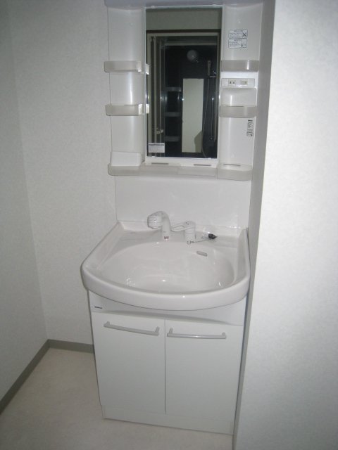 洗面設備　同物件、別号室のものです。