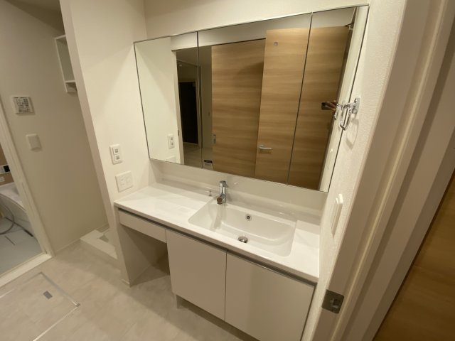 洗面設備　室内洗濯機置き場付きで便利！