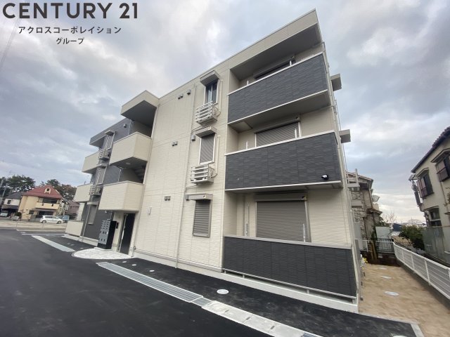 建物外観　オートロックで外部の人間が簡単に出入りできないため安心です♪