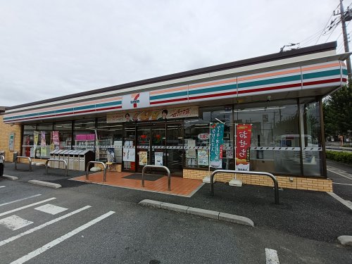 コンビニ　セブンイレブン 川口戸塚4丁目店（コンビニ）まで120m
