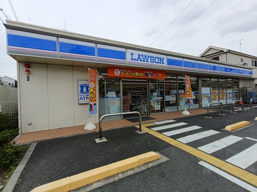 コンビニ　ローソン 川口戸塚四丁目店（コンビニ）まで437m