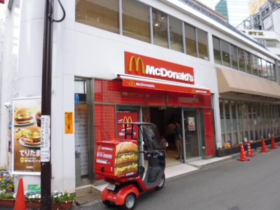 飲食店　マクドナルド 梅田茶屋町店（飲食店）まで811m