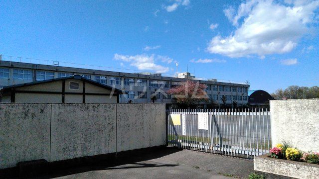 中学校　武蔵村山市立第五中（中学校）まで562m