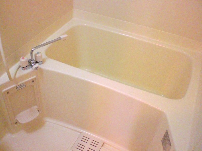 バス・シャワールーム　広々とした浴室で1日の疲れを癒します。