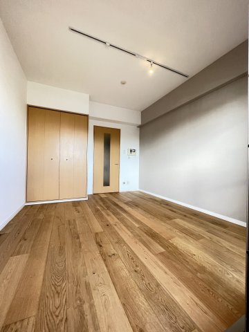 居室・リビング　エアコン付きで快適に過ごせます♪