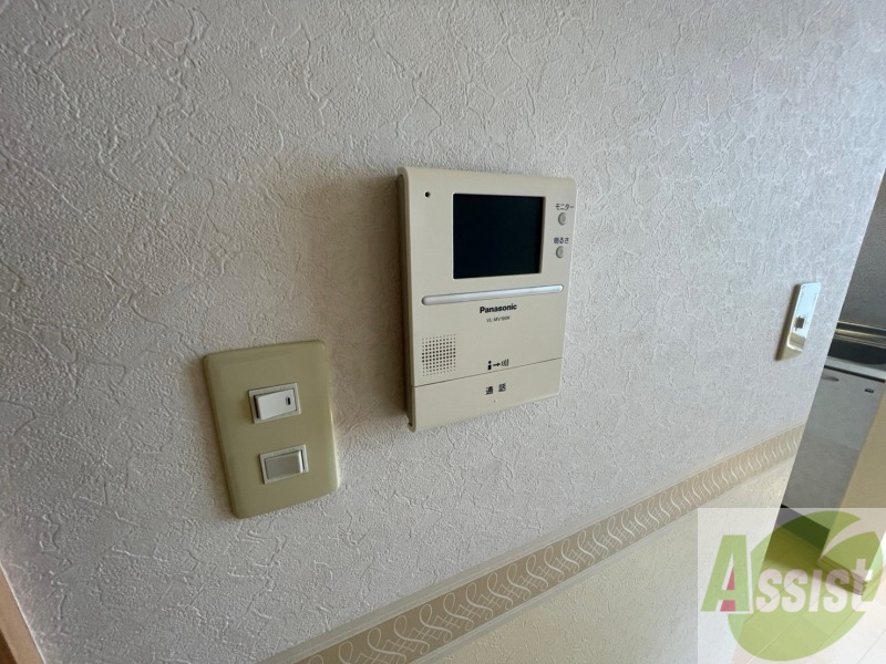 セキュリティ　ＴＶモニター付インターホンです。来客者の顔が見えるので安心！