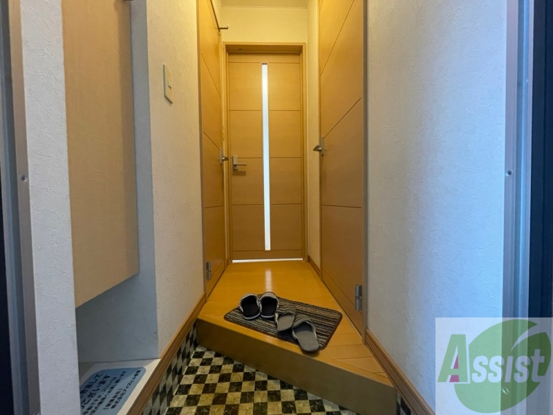 玄関　玄関の様子です。明るい印象ですね。気分もあがりそう。