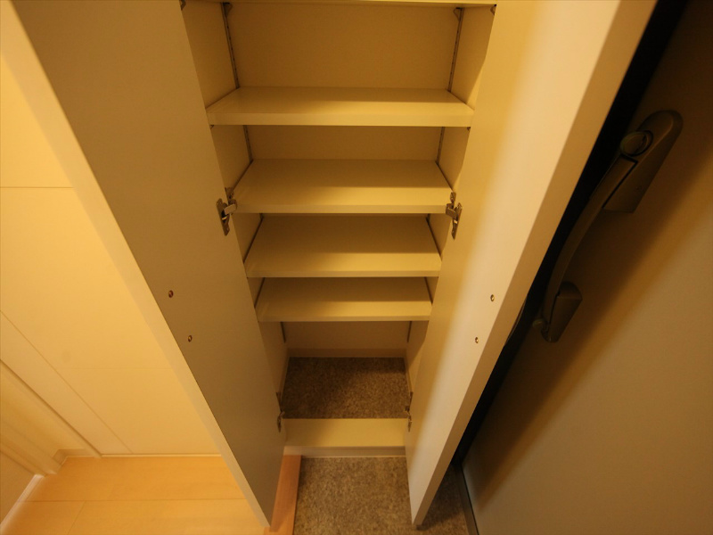 玄関　玄関　シューズボックス