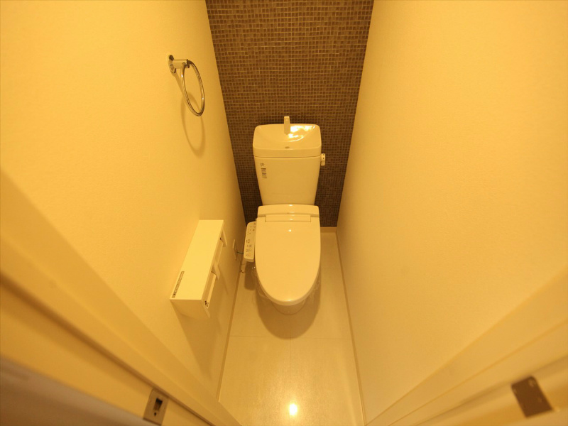 トイレ　温水洗浄暖房便座付トイレ