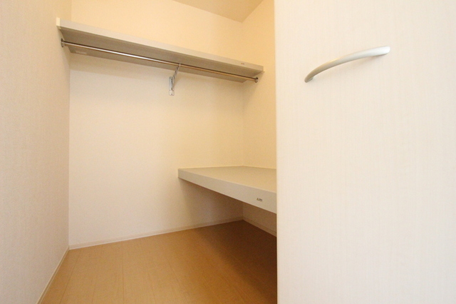 収納　洋室ウォークインクローゼット