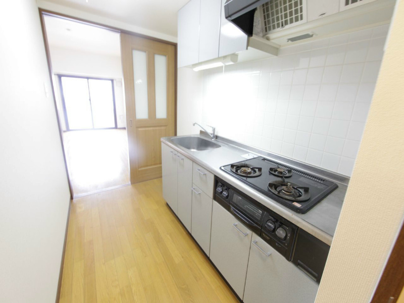 キッチン　システムキッチン（ガス3口コンログリル付）