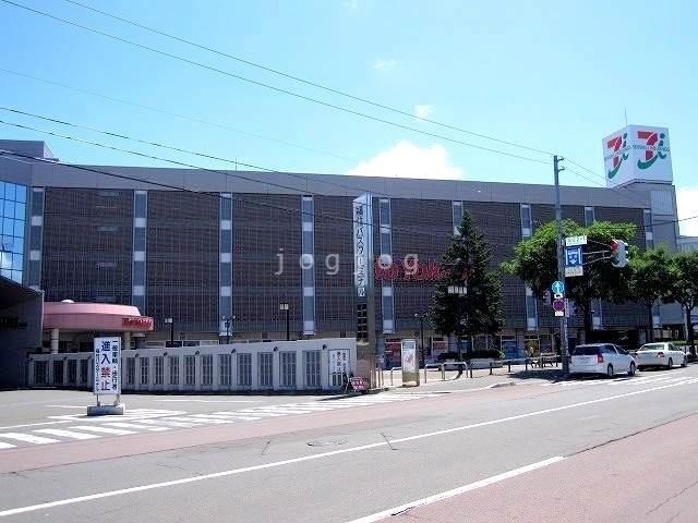 スーパー　イトーヨーカドー福住店（スーパー）まで631m