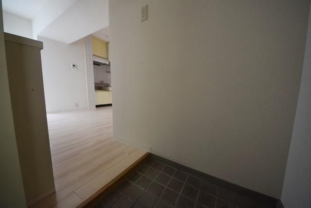 玄関　★玄関横シューズボックスあり★