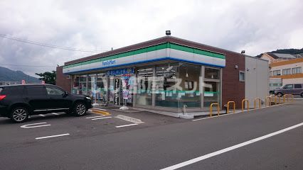 コンビニ　ファミリーマート 山口小郡店（コンビニ）まで632m