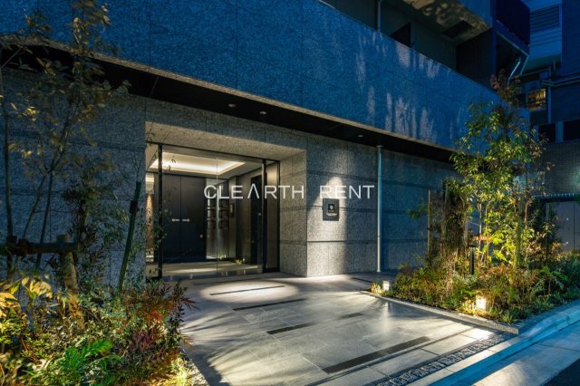 エントランス　植栽豊かなエントランス