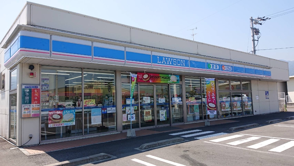 コンビニ　ローソン 四国中央妻鳥町店（コンビニ）まで423m