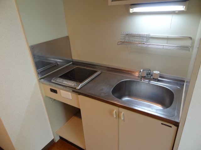 キッチン　コンパクトなキッチンで掃除もラクラク