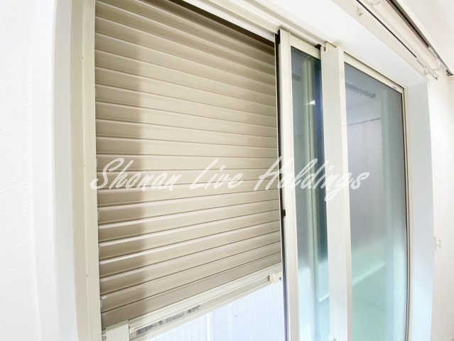 その他　安心の防犯シャッター付き