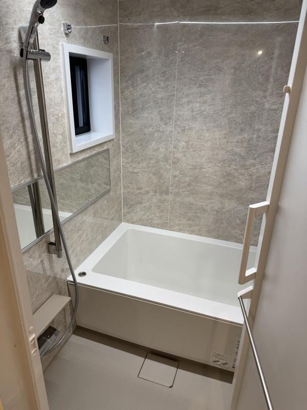 バス・シャワールーム　追炊き・浴室乾燥機付きバス