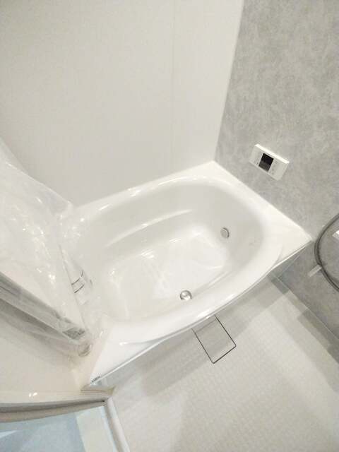 バス・シャワールーム　建築中の写真となります。