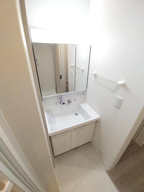 洗面設備　建築中の写真となります。