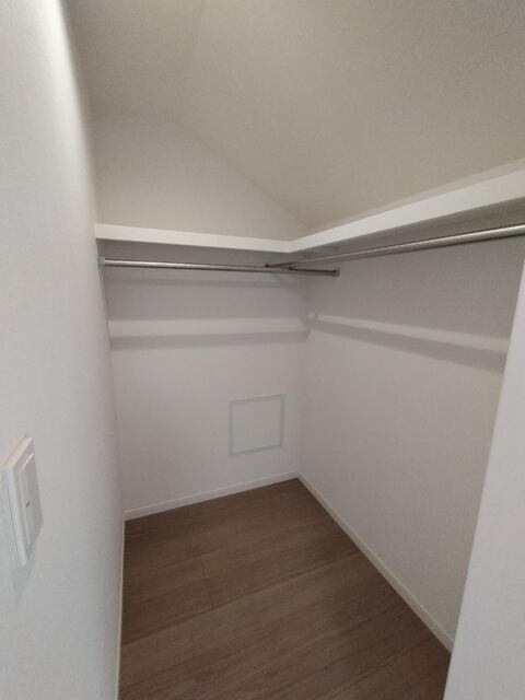 収納　建築中の写真となります。