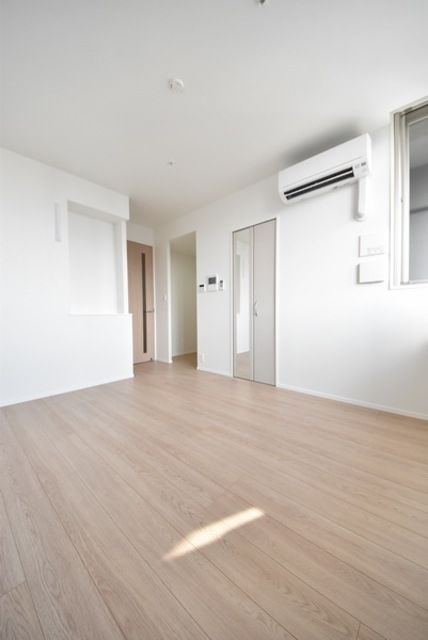 その他部屋・スペース　ゆとりある広さの洋室