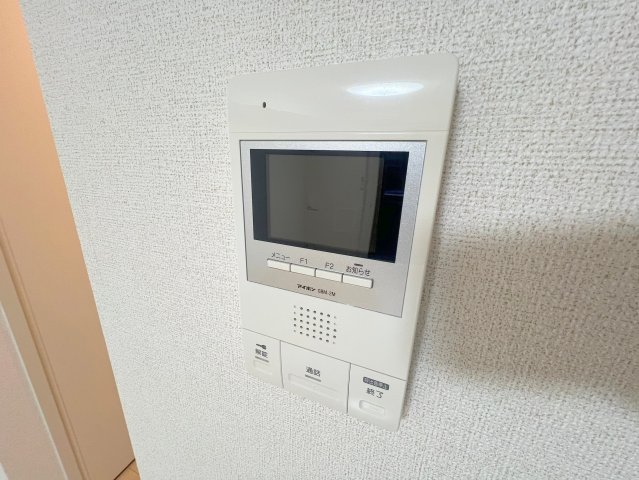 セキュリティ　TVモニターホンで来客が誰か確認してから開けて下さいね
