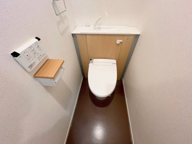 トイレ　綺麗なトイレにはウォシュレット標準装備です。