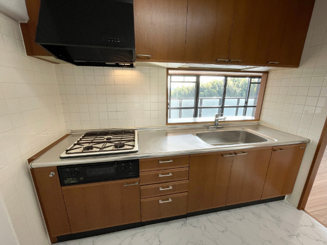 キッチン　※室内写真は別室サンプル。