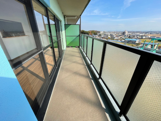 バルコニー　※室内写真は別室サンプル。