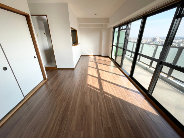 居室・リビング　※室内写真は別室サンプル。