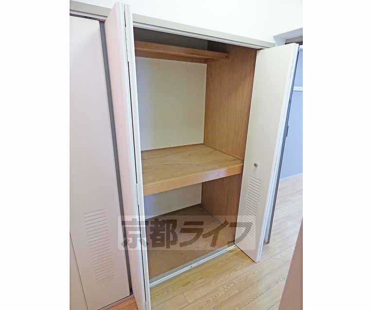 収納　広々とした収納です。