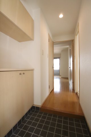玄関　収納もある玄関です