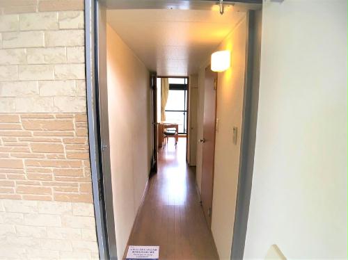 エントランス　設備仕様は号室により異なる為、現況を優先とします。