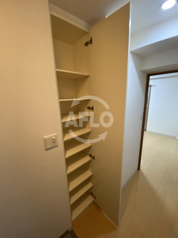 収納　ダイドーメゾン大阪堂島　シューズボックス