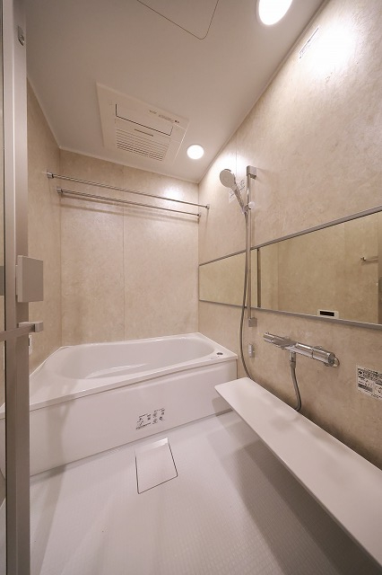 バス・シャワールーム　バス