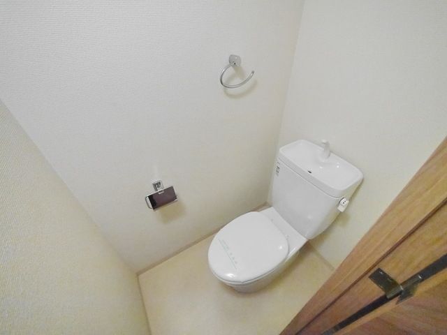 トイレ　※別部屋参考写真です