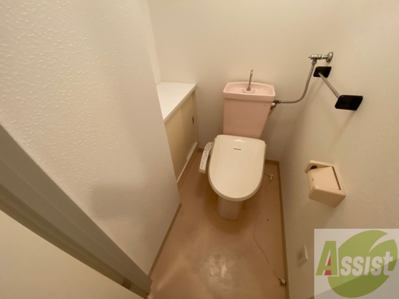 トイレ　ウォシュレット機能がついたトイレ。安心して使用できますね。