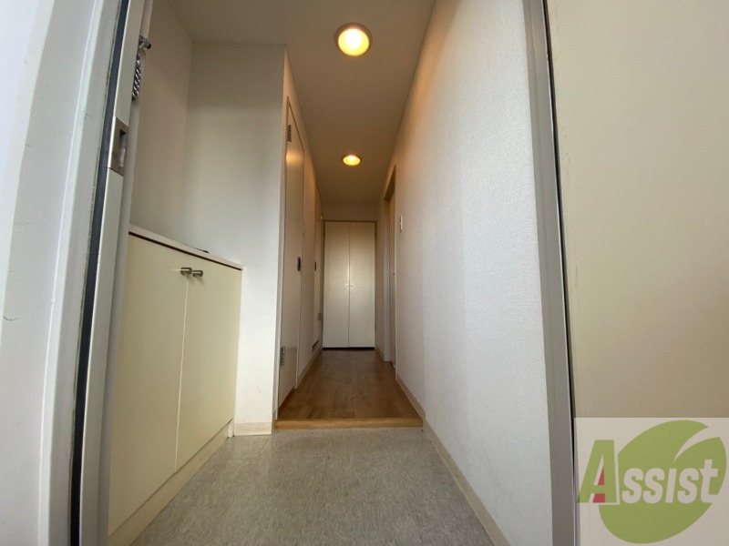 玄関　玄関の様子です。明るい印象ですね。気分もあがりそう。