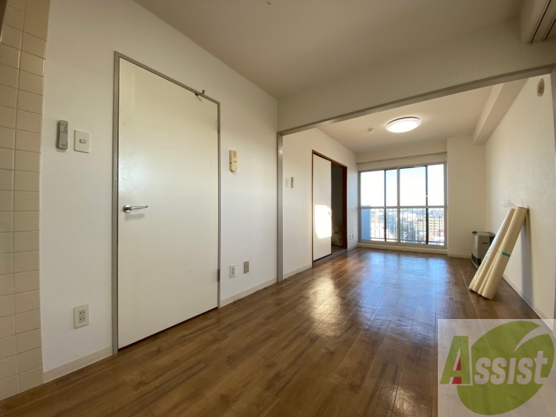 居室・リビング　広くてキレイなお部屋が広がっていて、充実した生活が送れそう。