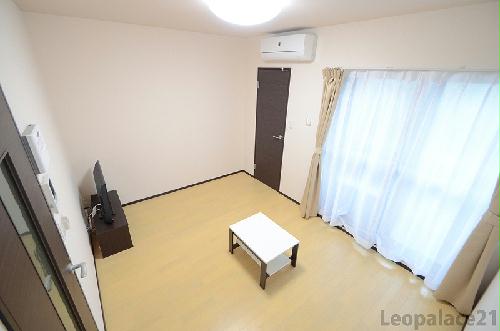 居室・リビング　実際のお部屋と異なる場合がございます。