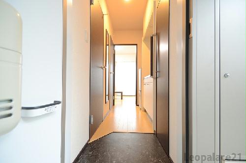 玄関　実際のお部屋と異なる場合がございます。