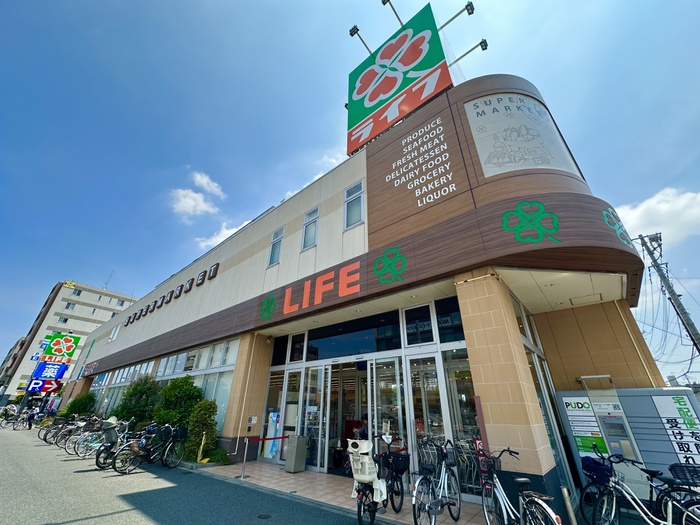スーパー　六町駅前　ライフ（スーパー）まで705m