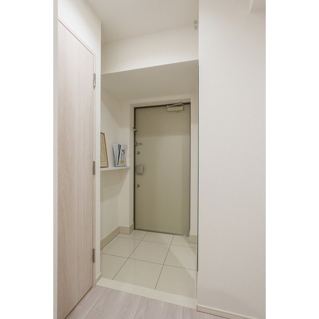 玄関　家具・家電の備え付けはありません