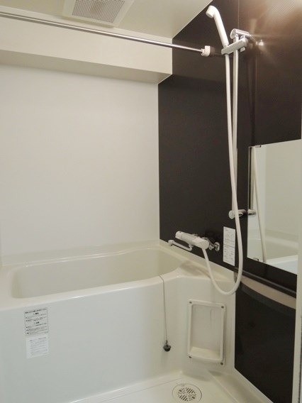 バス・シャワールーム　別号室の参考写真になります。