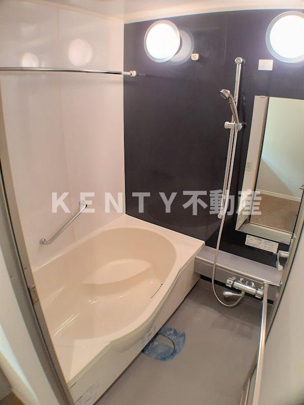 バス・シャワールーム　別部屋の写真です。